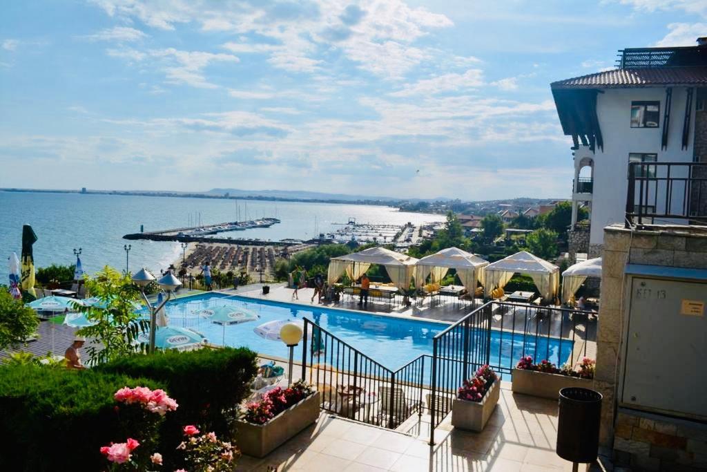 Dolce Vita Sea View Apartment スヴェティ・ヴラス エクステリア 写真
